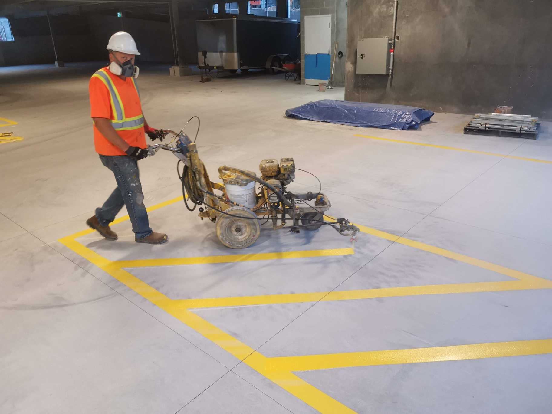 Painting Hatching in An Underground Garage